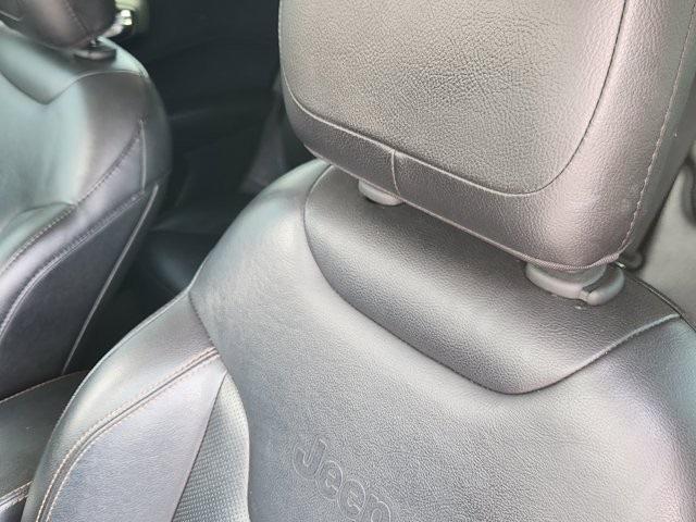 Photo of 2019 White Clearcoat Jeep Compass