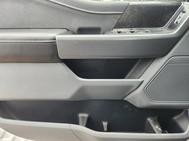 Photo of 2025 Oxford White Ford F-150 Lightning