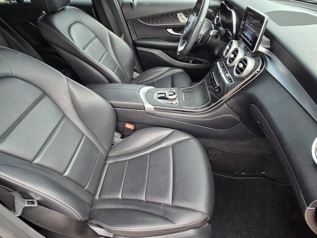 Photo of 2018 designo Cardinal Red Metallic Mercedes-Benz GLC 300