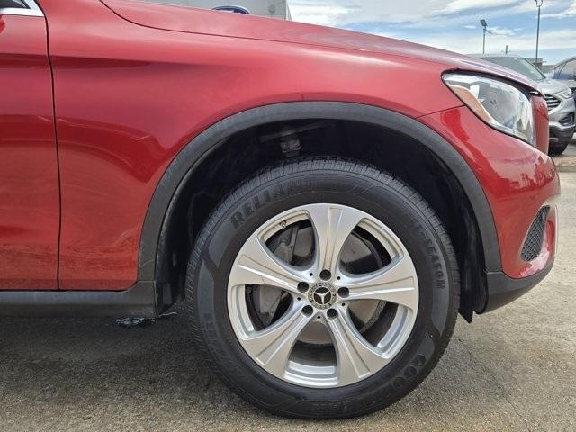 Photo of 2018 designo Cardinal Red Metallic Mercedes-Benz GLC 300