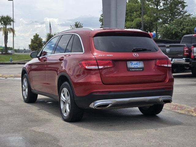 Photo of 2018 designo Cardinal Red Metallic Mercedes-Benz GLC 300