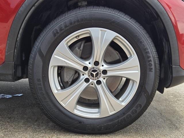 Photo of 2018 designo Cardinal Red Metallic Mercedes-Benz GLC 300