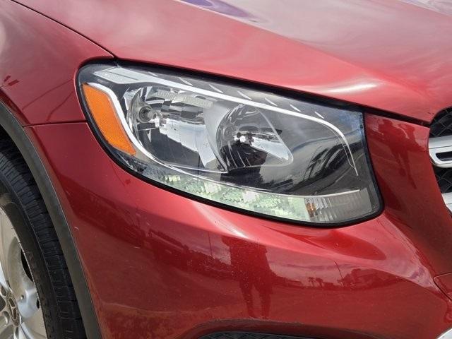Photo of 2018 designo Cardinal Red Metallic Mercedes-Benz GLC 300