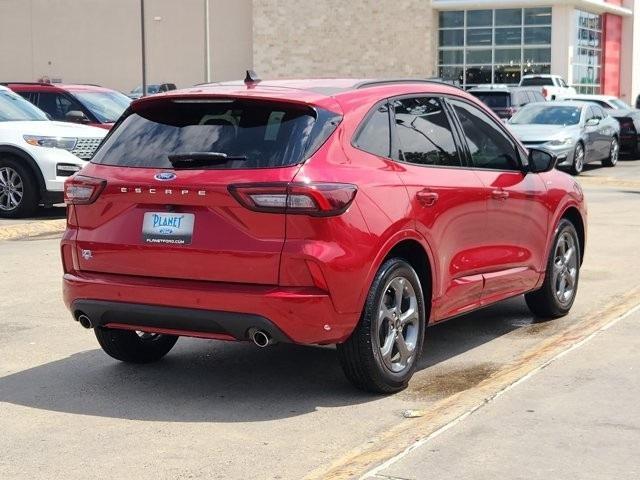 Photo of 2024 Rapid Red Metallic Tinted Clearcoat Ford Escape