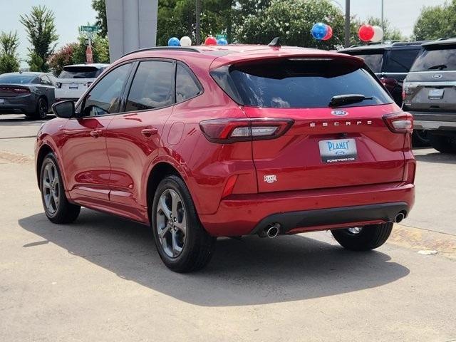 Photo of 2024 Rapid Red Metallic Tinted Clearcoat Ford Escape