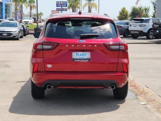 Photo of 2024 Rapid Red Metallic Tinted Clearcoat Ford Escape