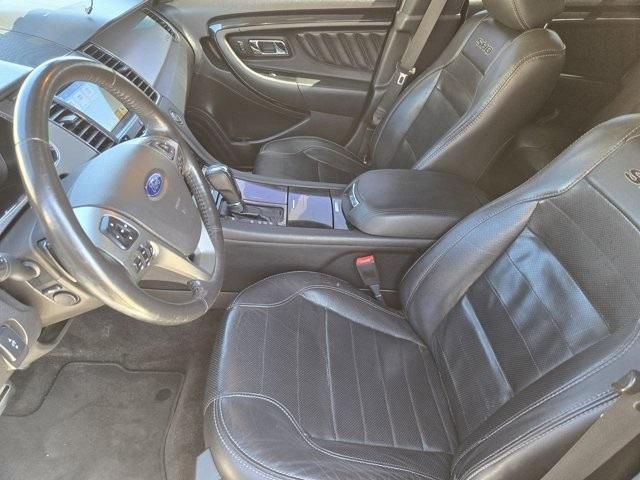 Photo of 2018 White Platinum Ford Taurus