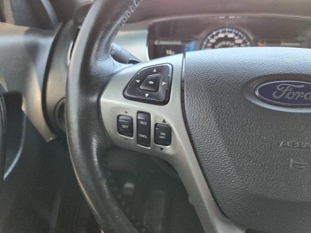 Photo of 2018 White Platinum Ford Taurus