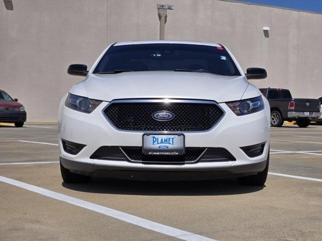 Photo of 2018 White Platinum Ford Taurus