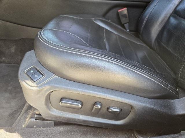 Photo of 2018 White Platinum Ford Taurus