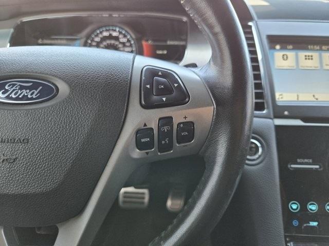 Photo of 2018 White Platinum Ford Taurus