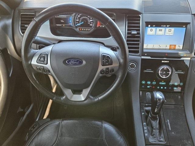 Photo of 2018 White Platinum Ford Taurus