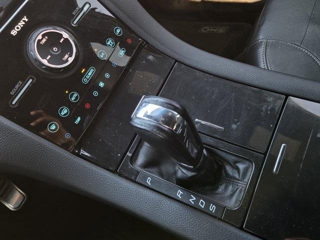 Photo of 2018 White Platinum Ford Taurus