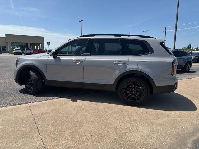 Photo of 2024 Wolf Gray Kia Telluride