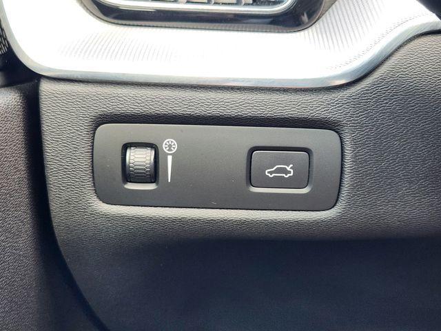 Photo of 2020 Osmium Gray Metallic Volvo XC60