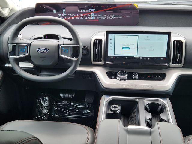 Photo of 2025 Star White Ford Expedition Max