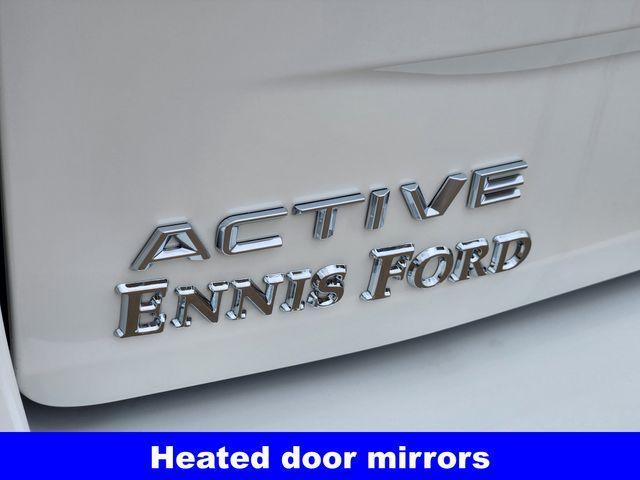 Photo of 2025 Star White Ford Expedition Max