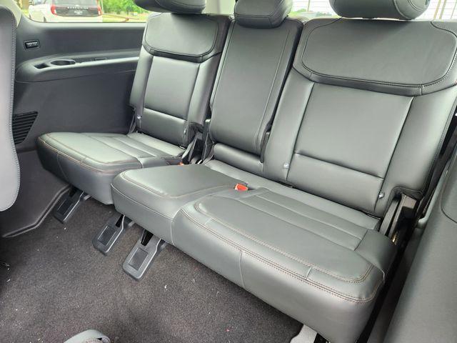 Photo of 2025 Star White Ford Expedition Max