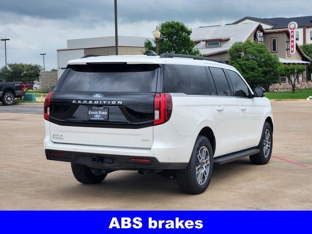 Photo of 2025 Star White Ford Expedition Max
