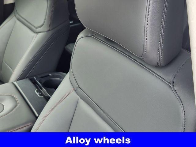 Photo of 2025 Star White Ford Expedition Max