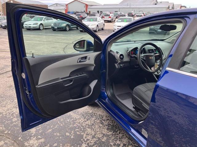 Photo of 2014 Blue Chevrolet Sonic