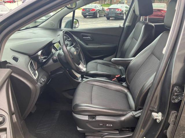 Photo of 2018 Gray Chevrolet Trax