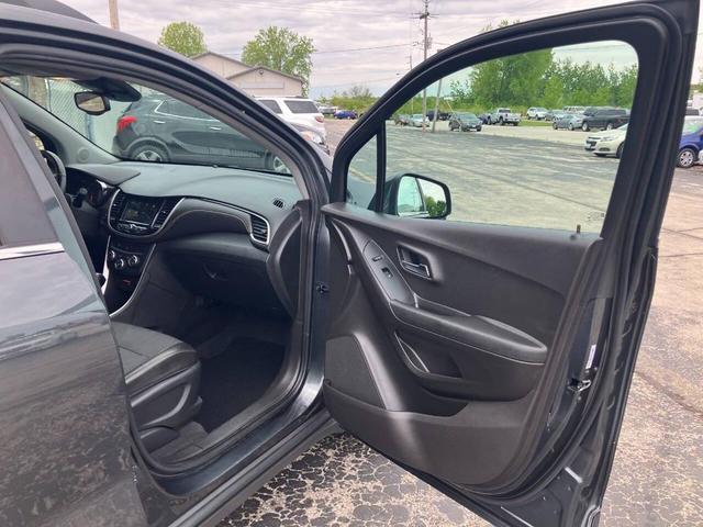Photo of 2018 Gray Chevrolet Trax