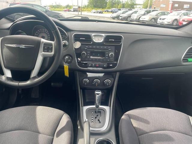 Photo of 2013 Gray Chrysler 200