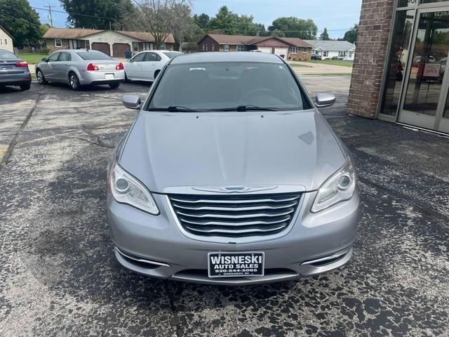 Photo of 2013 Gray Chrysler 200