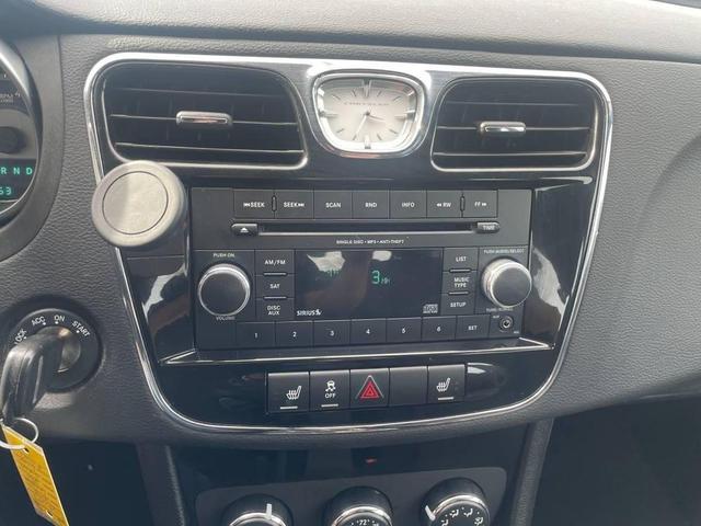 Photo of 2013 Gray Chrysler 200