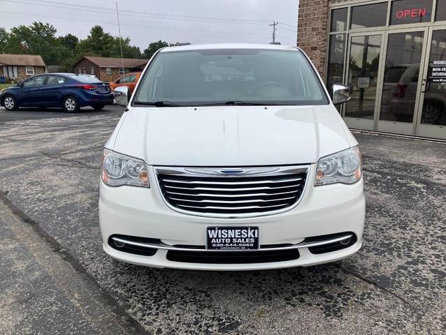 Photo of 2012 Stone White Clearcoat Chrysler Town & Country