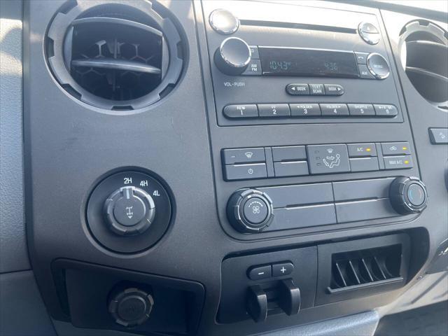 Photo of 2013 Oxford White Ford F-250