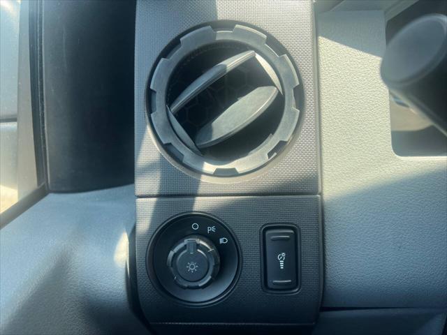 Photo of 2013 Oxford White Ford F-250