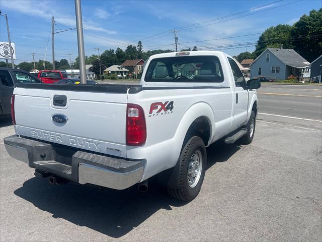 Photo of 2013 Oxford White Ford F-250