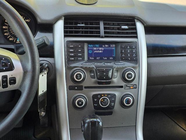 Photo of 2013 White Suede Ford Edge
