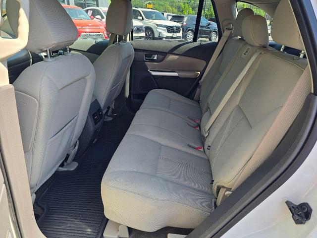 Photo of 2013 White Suede Ford Edge