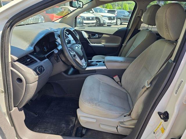 Photo of 2013 White Suede Ford Edge