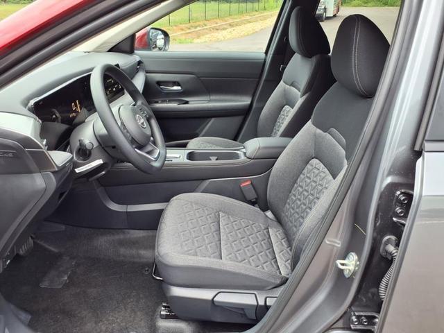 Photo of 2025 2t Gun Red Roof Nissan Kicks