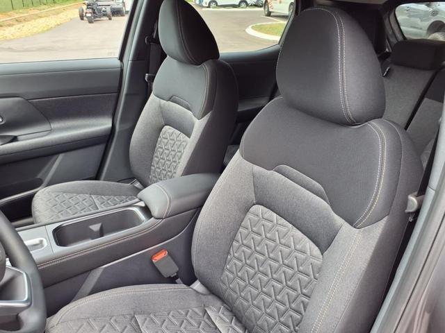 Photo of 2025 2t Gun Red Roof Nissan Kicks