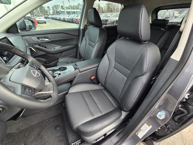 Photo of 2025 Gun Metallic Nissan Rogue