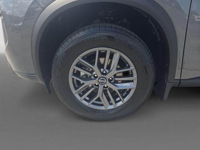 Photo of 2026 Gun Metallic Nissan Rogue