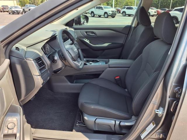 Photo of 2026 Gun Metallic Nissan Rogue