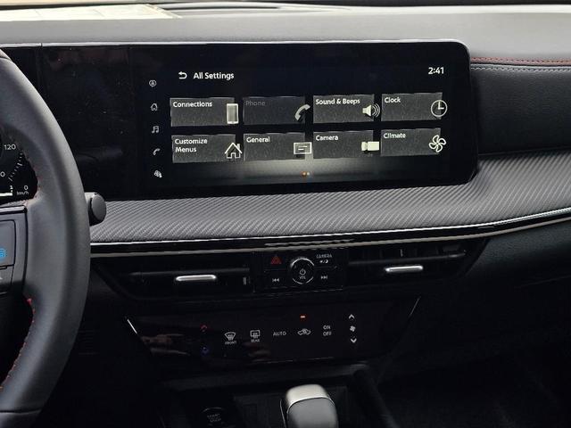 Photo of 2025 Super Black Nissan Kicks