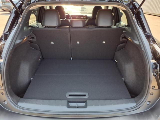 Photo of 2025 Super Black Nissan Kicks