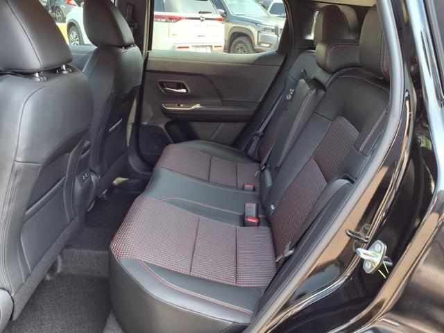 Photo of 2025 Super Black Nissan Kicks