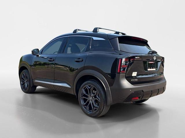 Photo of 2025 Super Black Nissan Kicks
