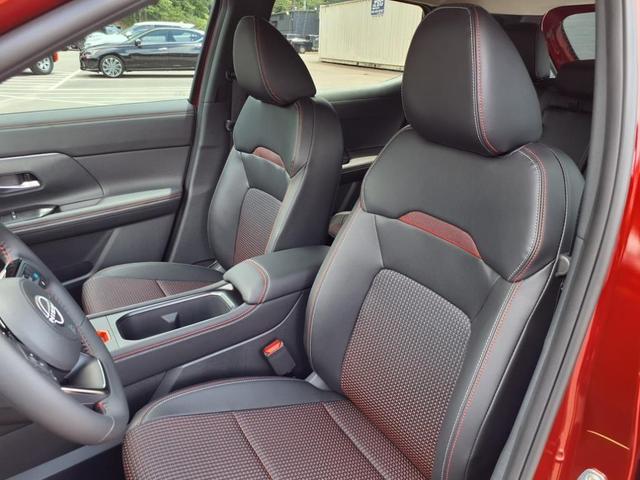 Photo of 2025 Scarlet Ember T Nissan Kicks