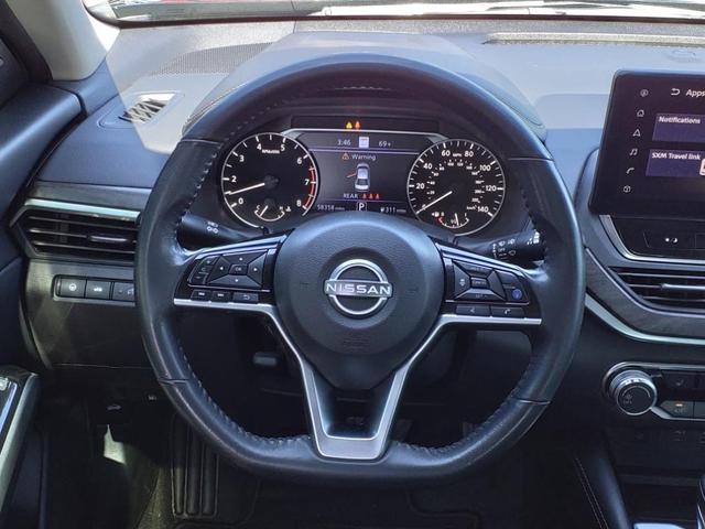 Photo of 2023 Black Nissan Altima