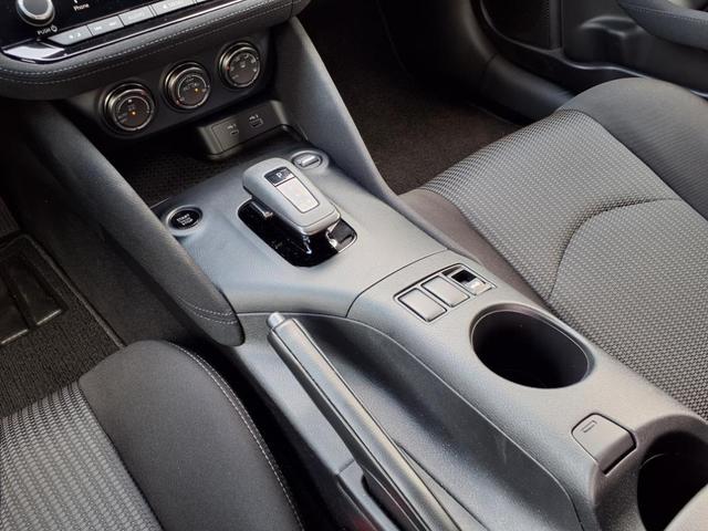 Photo of 2024 2t Blu Blk Roof Nissan Z