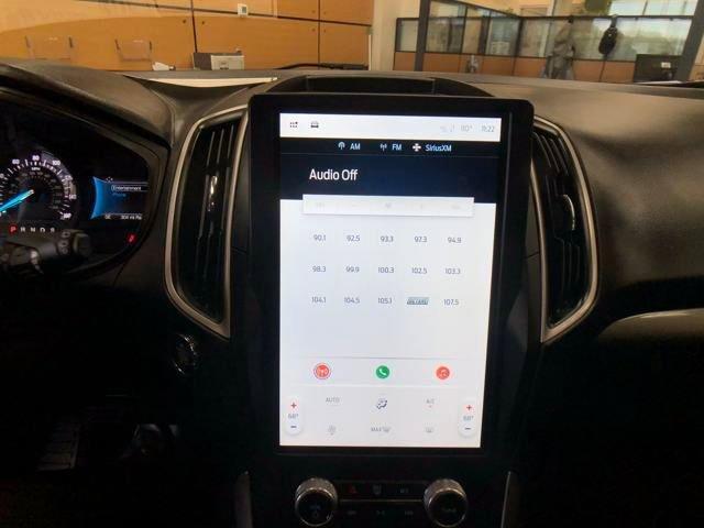 Photo of 2022 Carbonized Gray Metallic Ford Edge